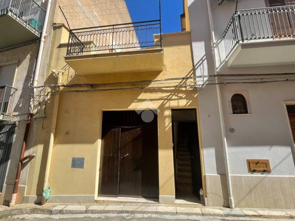 Casa indipendente a Castellammare del golfo in Via Giovanni Meli, 98 - Foto 3