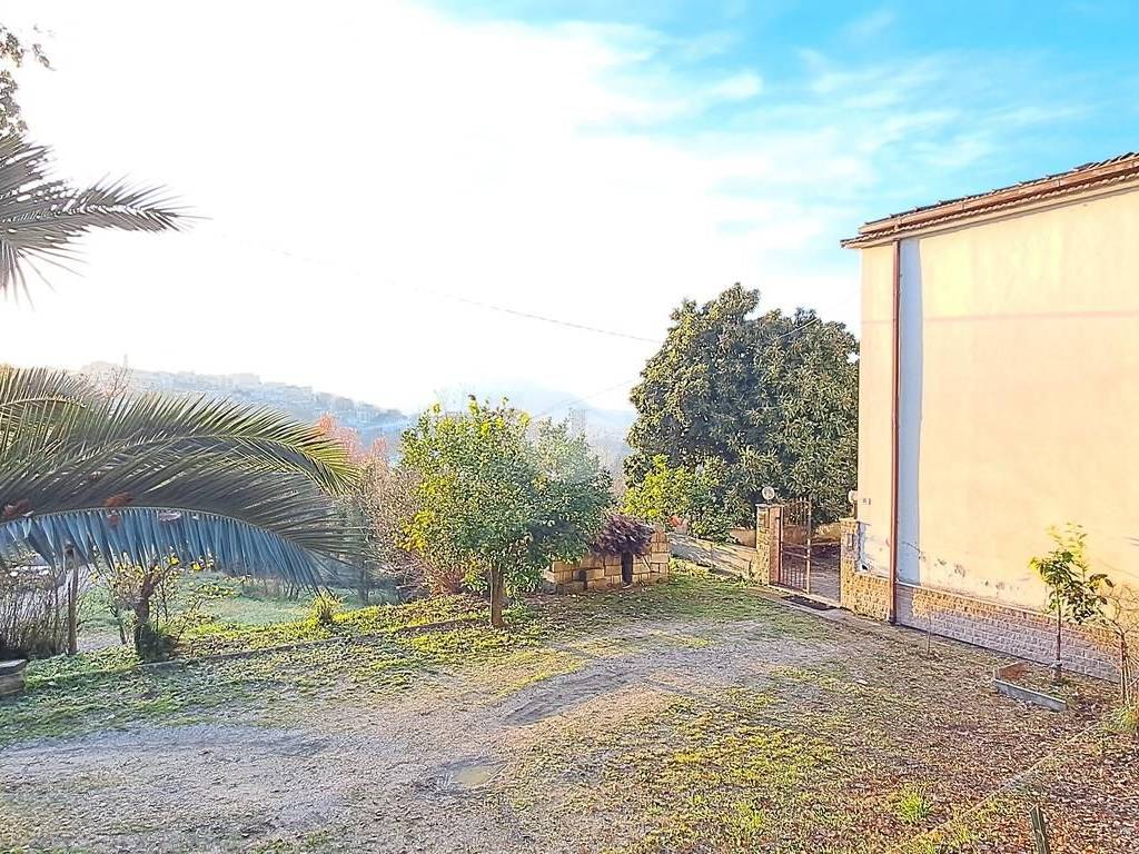 Casa indipendente a Frosinone in Via Sant'Angelo, 35 - Foto 4