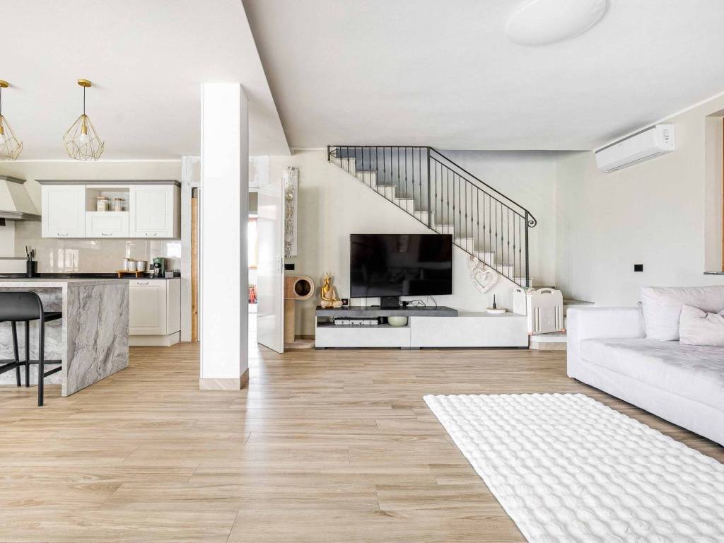Villa a Lonate pozzolo in Via Trento, 1 - Foto 3