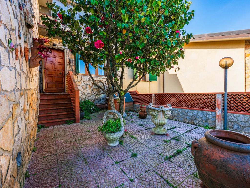 Villa a Marliana in Via della Castellina - Foto 2