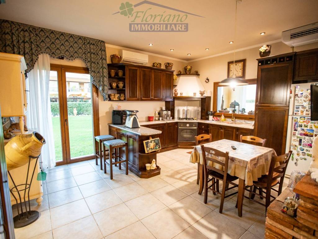 Villa a Montalto di castro in Strada Provinciale Pescia Romana - Foto 4