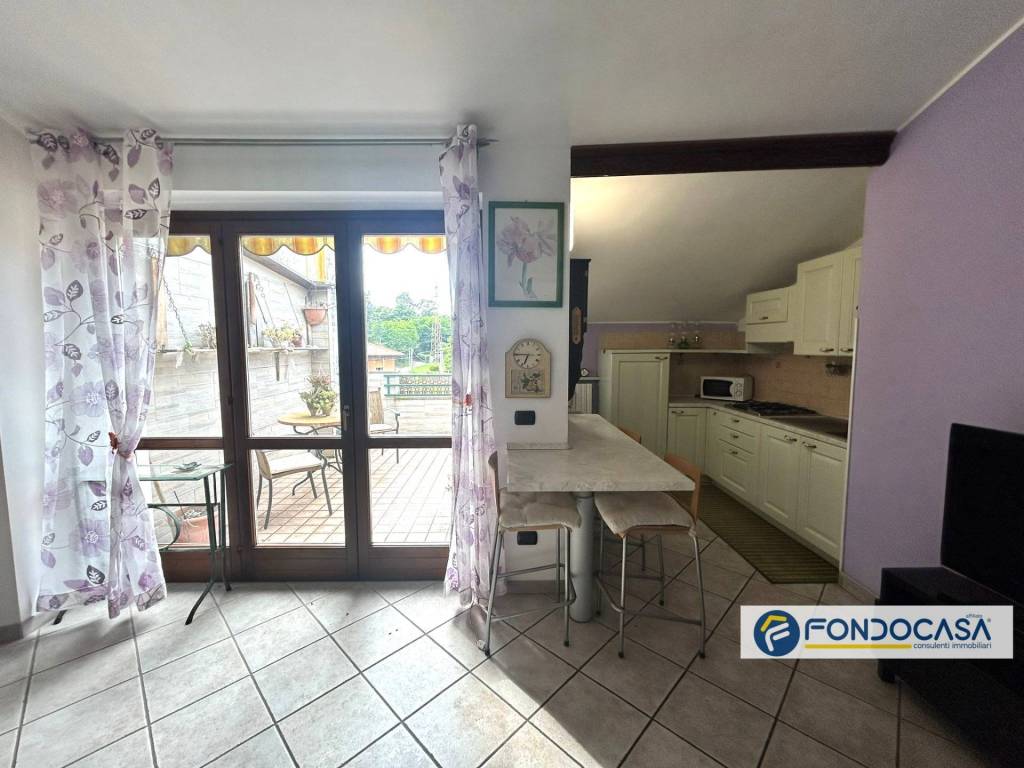 Appartamento a Brebbia in Via Diaz - Foto 2