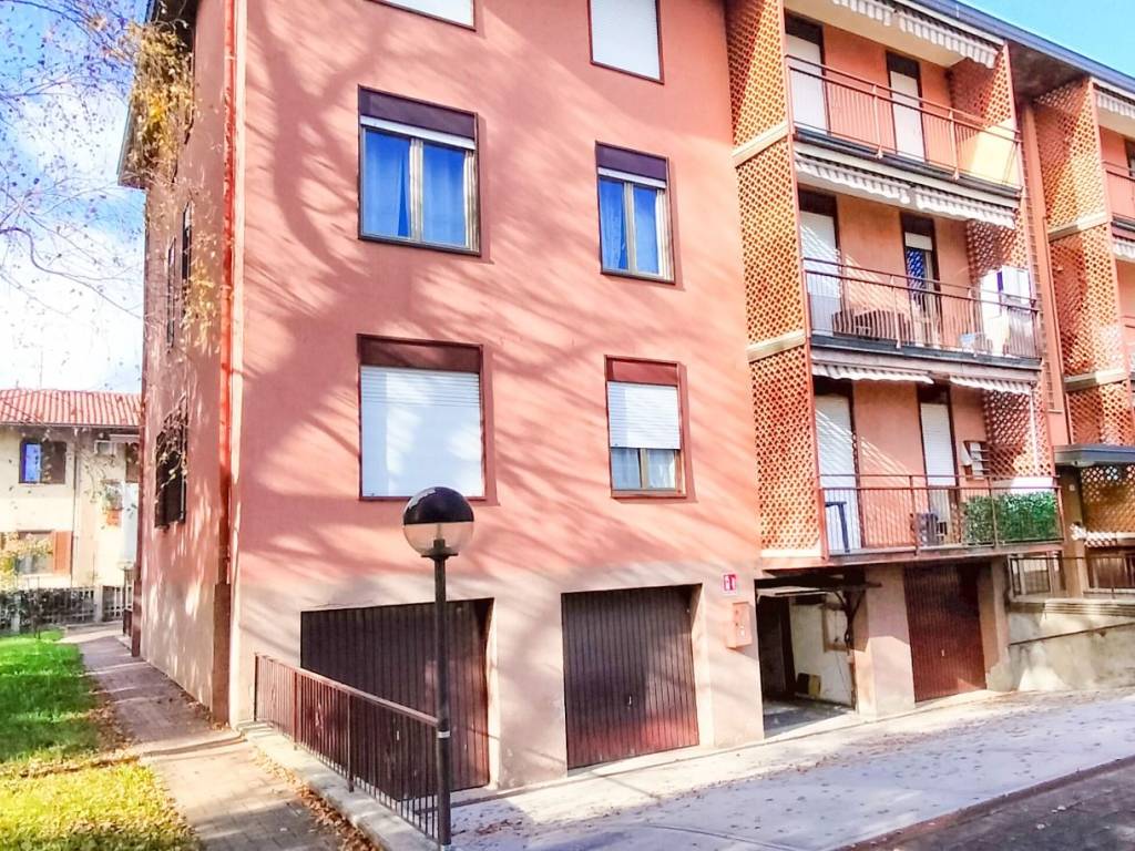 Appartamento a Jerago con orago in Via Moncucco, 24 - Foto 2