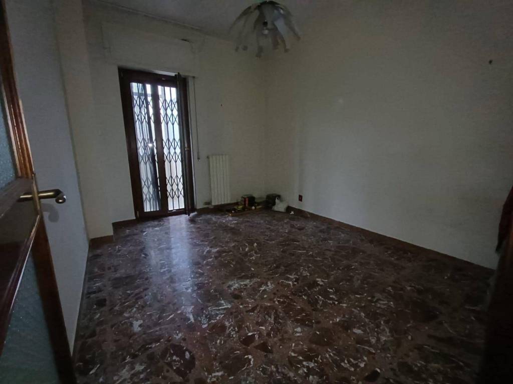 Appartamento a Taranto in VIA LAGO DI NEMI, 87 - Foto 5
