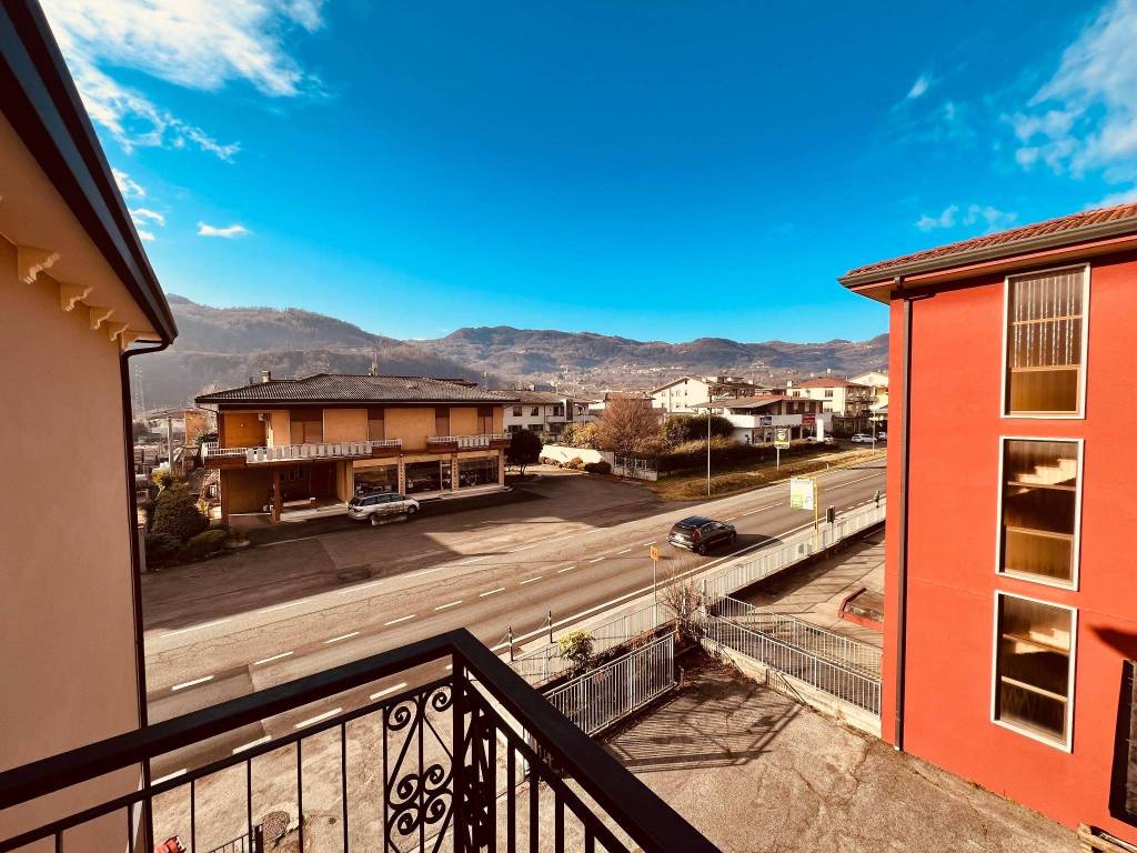 Appartamento a Cornedo vicentino in Via Monte Ortigara - Foto 2