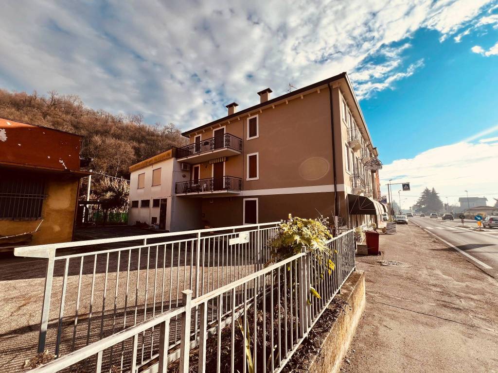 Appartamento a Cornedo vicentino in Via Monte Ortigara - Foto 5