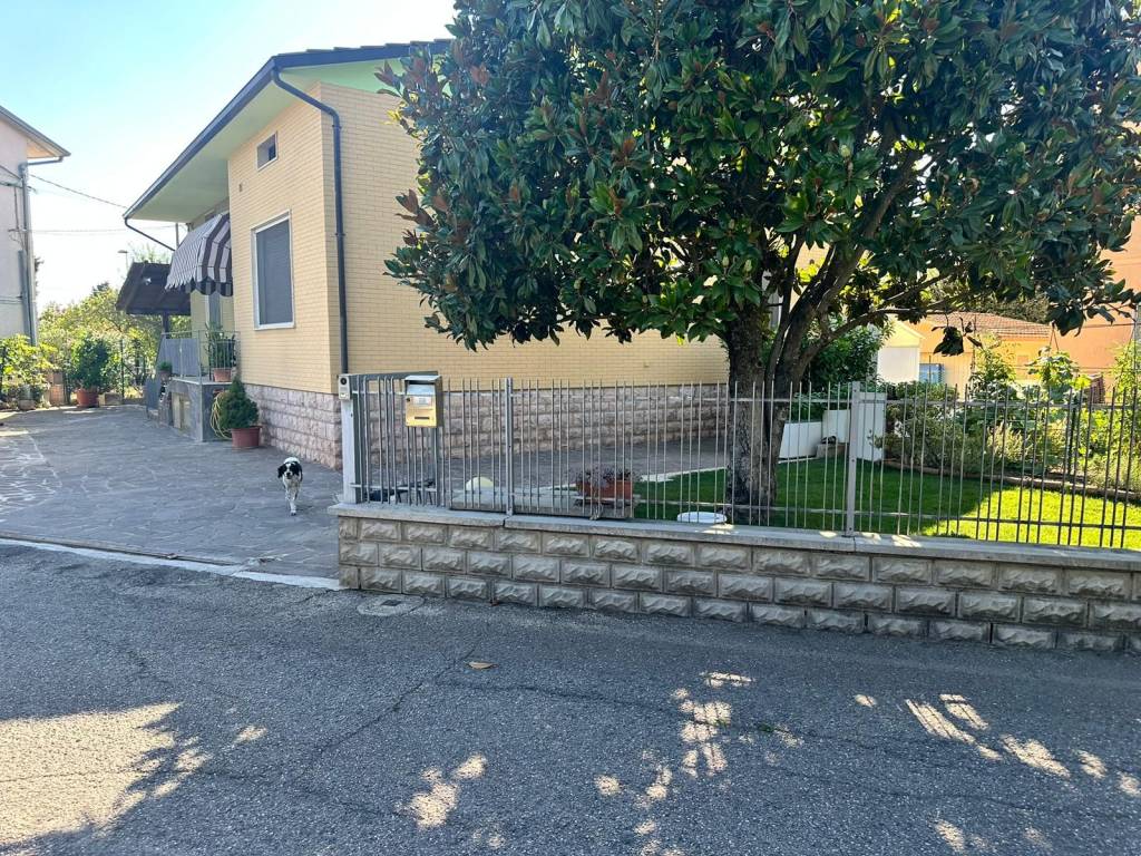 Villa a Bastia umbra in Via India - Foto 3