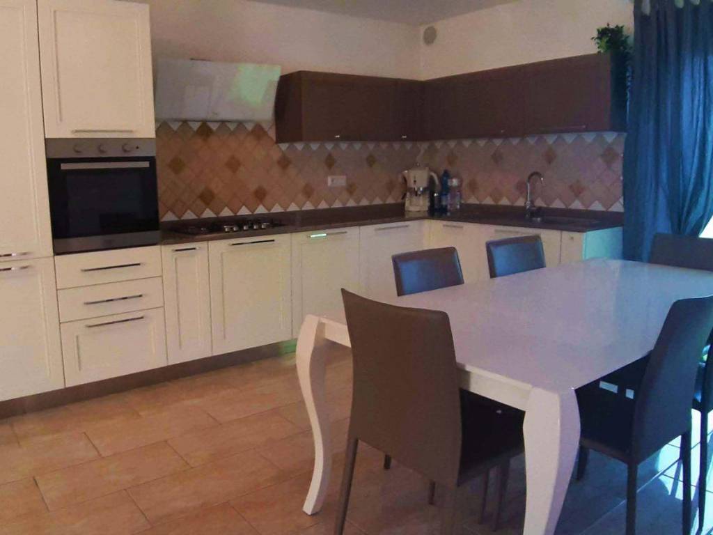 Villa a Torre san patrizio in Via Colle da Sole - Foto 2