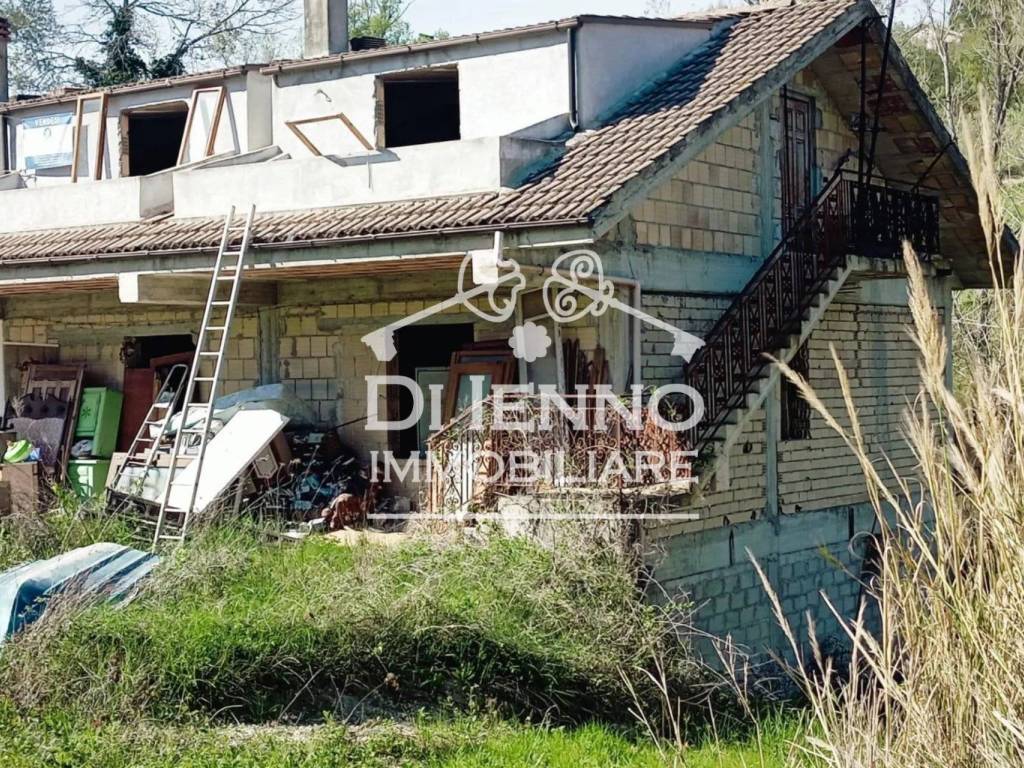 Rustico / casale a Chieti in VIA STRADA SAN SALVATORE - Foto 2