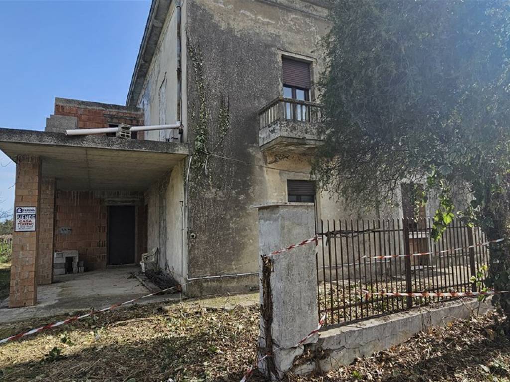 Casa indipendente a Rocca san giovanni in Strada Comunale Pisciarelli - Foto 5