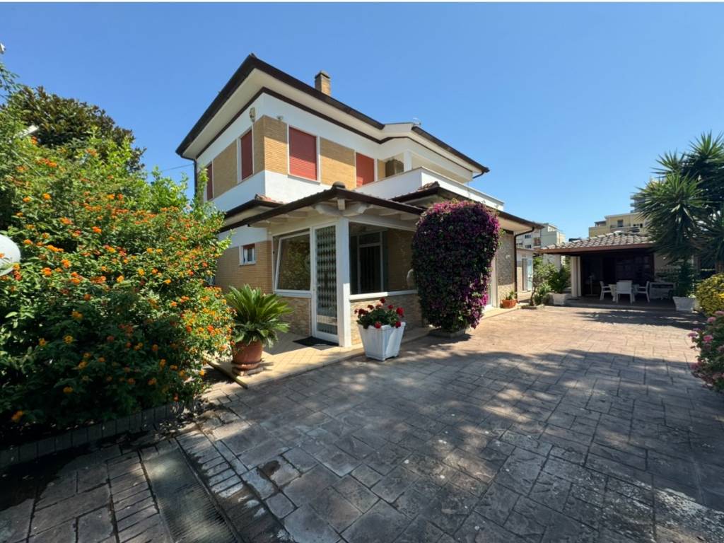Villa a Terracina in Via Pontina - Foto 2