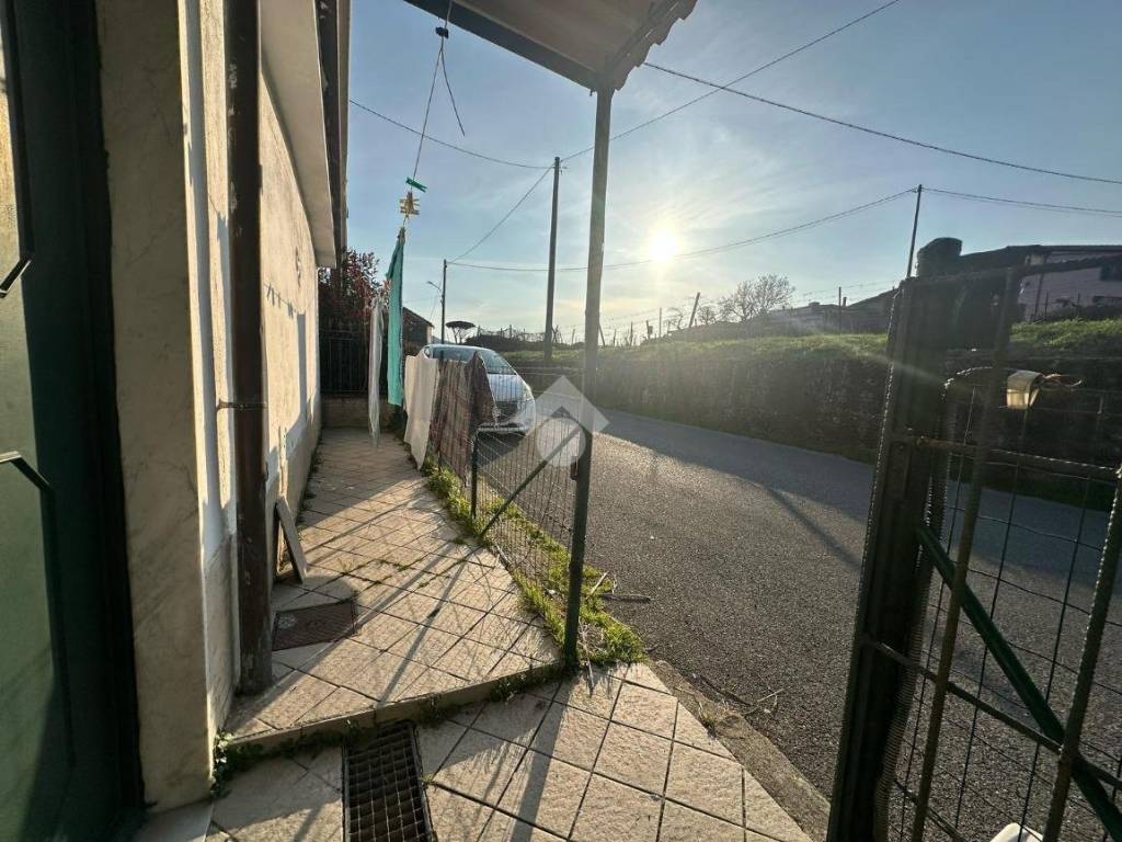 Casa indipendente a Sarzana in Via Bradia, 25 - Foto 2