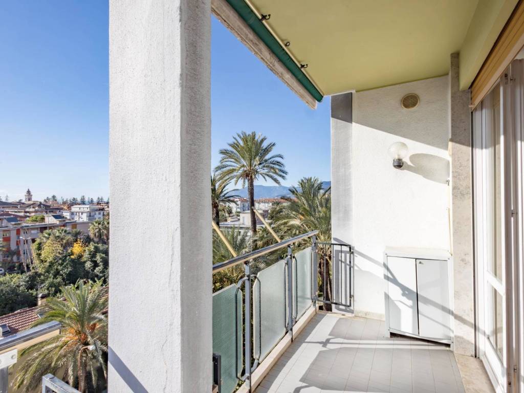 Appartamento a Bordighera in Via Camillo Benso di Cavour, 12 - Foto 5