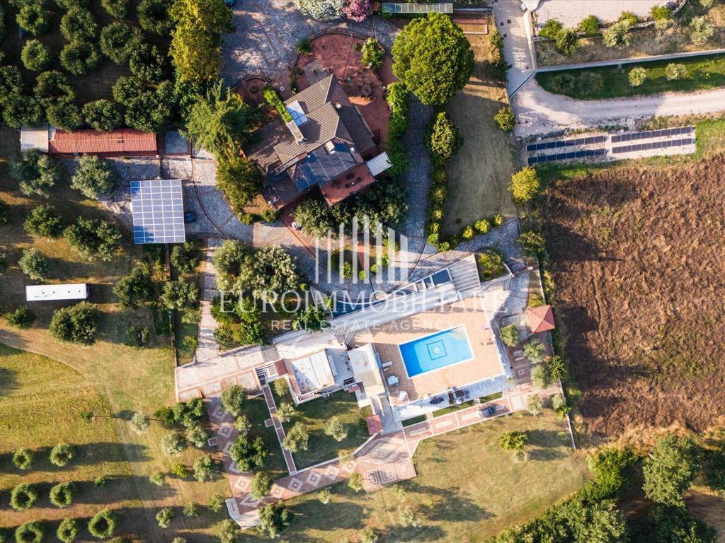 Villa a Castiglione del lago in Via Castiglionese, 32 - Foto 4