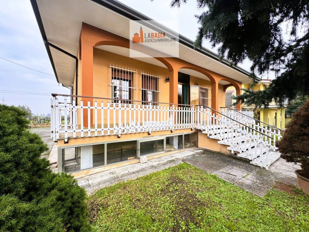 Villa a Giacciano con baruchella in Via Aldo Moro, 195 - Foto 2