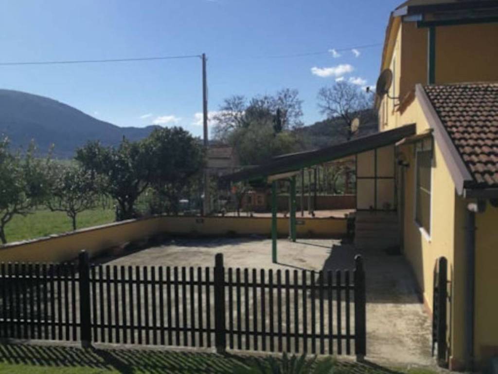 Rustico / casale a Albanella in Area Residenziale Cerrina - Via Cerrina Albanella - Foto 3