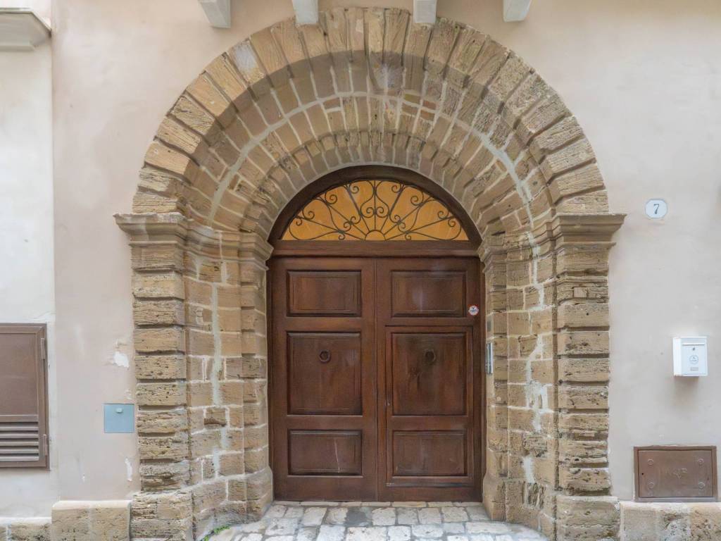 Palazzo / stabile a Taranto in Vico Sant'Agostino, 7 - Foto 3