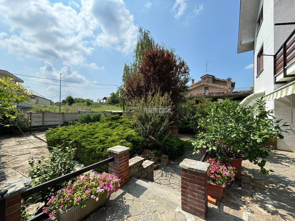 Casa indipendente a Casale monferrato in Via U. I. Tarchetti - Foto 2