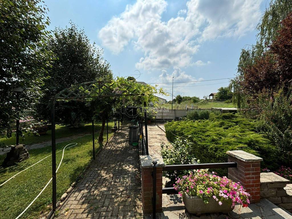 Casa indipendente a Casale monferrato in Via U. I. Tarchetti - Foto 3