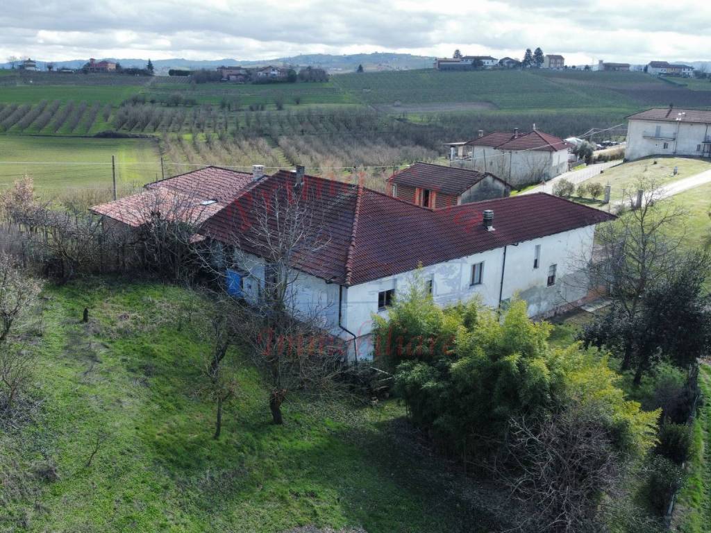 Rustico / casale a Castagnole delle lanze in Via Santa Maria - Foto 2