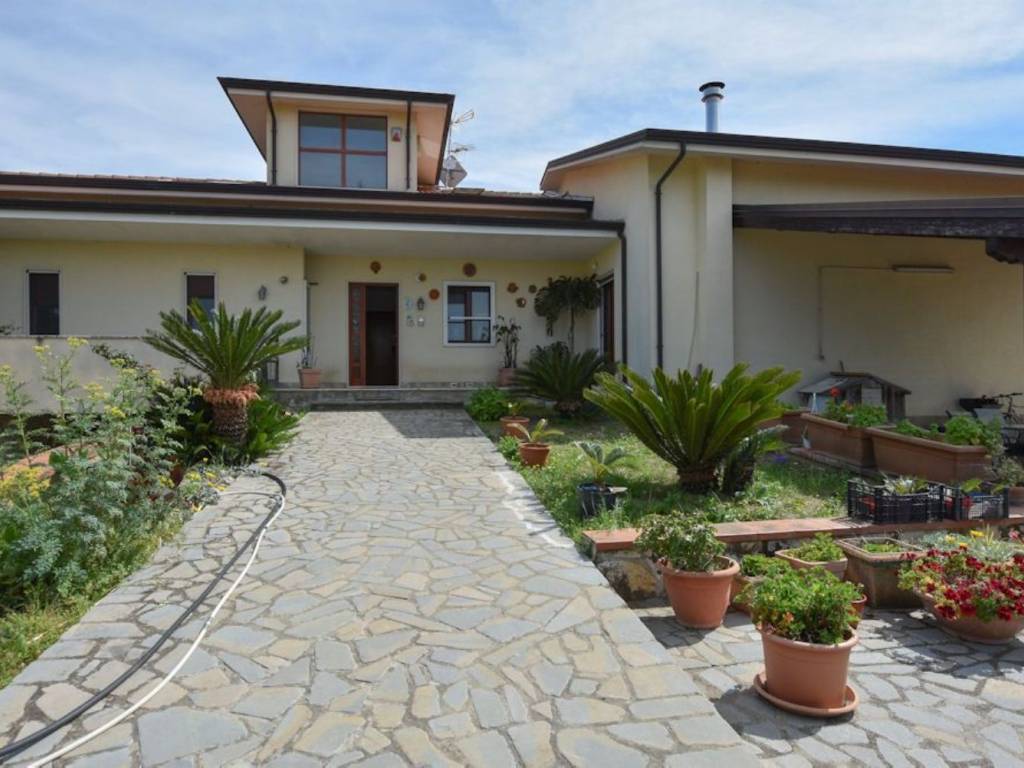Villa a Capaccio paestum in Via Sabatella Scigliati S.N.C. - Foto 1