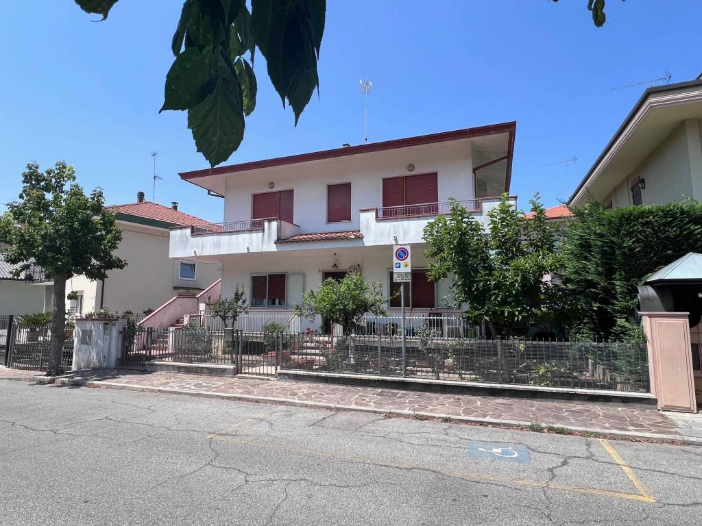 Villa a Riccione in Viale Vasto, 10 - Foto 3