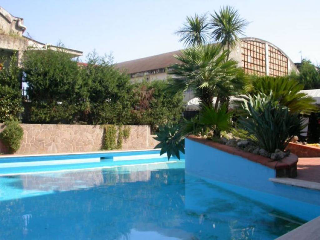 Villa a Montecorvino pugliano in Area Residenziale Pratole Montecorvino Pugliano - Foto 5
