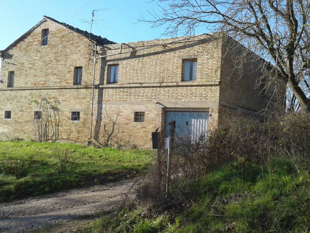 Palazzo / stabile a Monterubbiano in Contrada Piaggiole - Foto 2