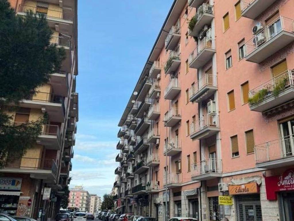 Appartamento a Cosenza in via Medaglie d'oro , 42 - Foto 2