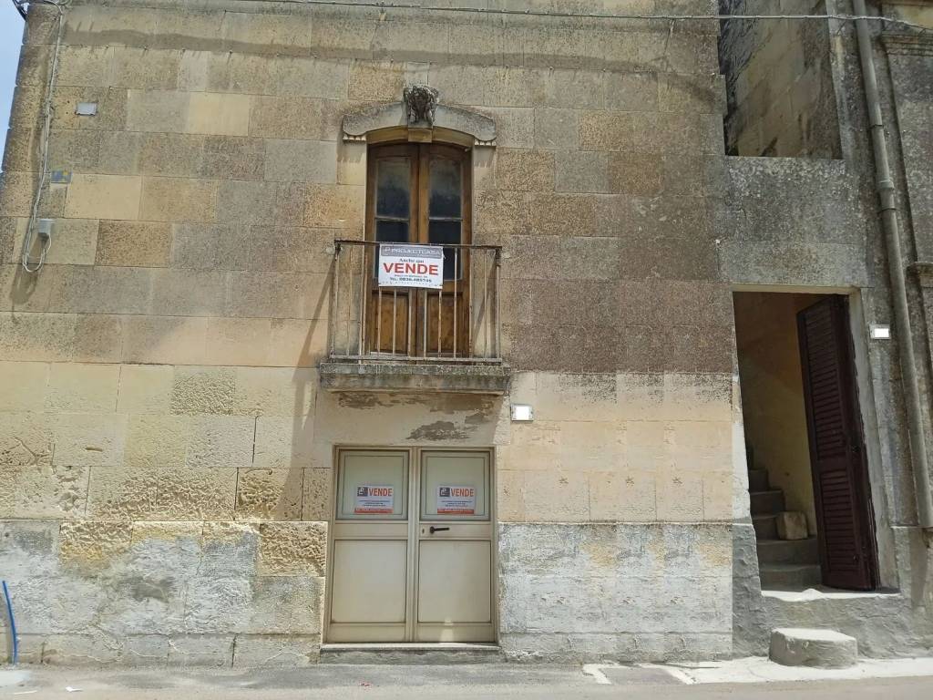 Casa indipendente a Scorrano in Via Maria D'Ungheria - Foto 2