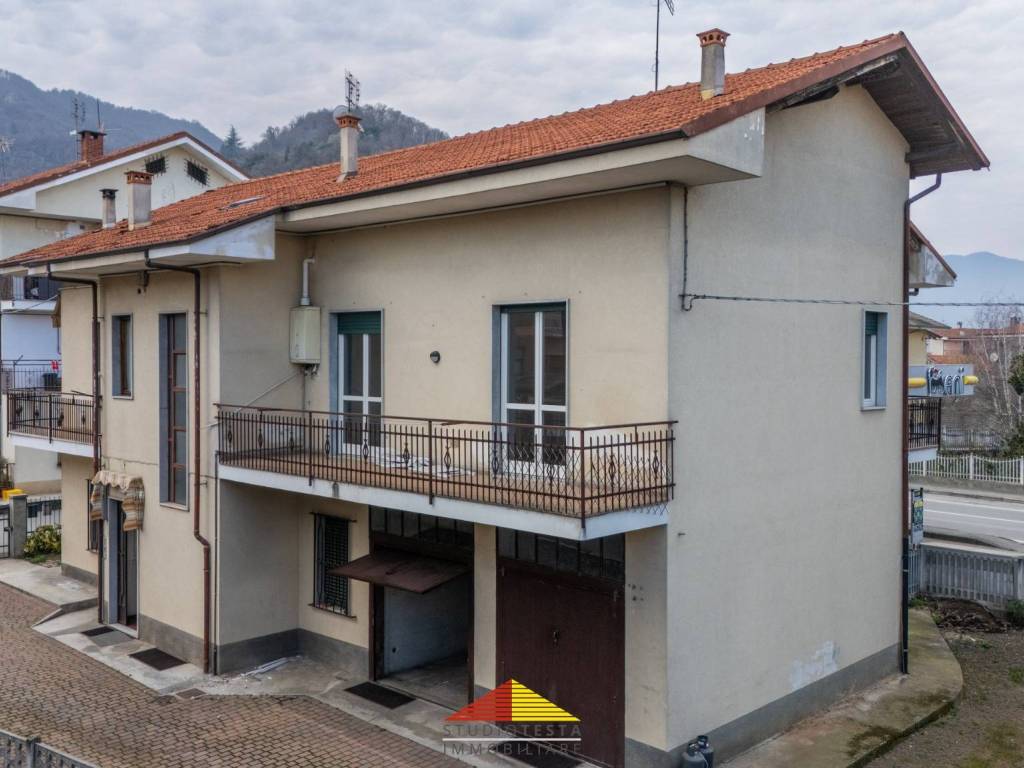 Villa a Revello in Via Giovanni Fraire, 3 - Foto 2