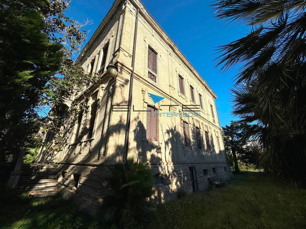 Villa a Roseto degli abruzzi in Via Nazionale, 65 - Foto 2