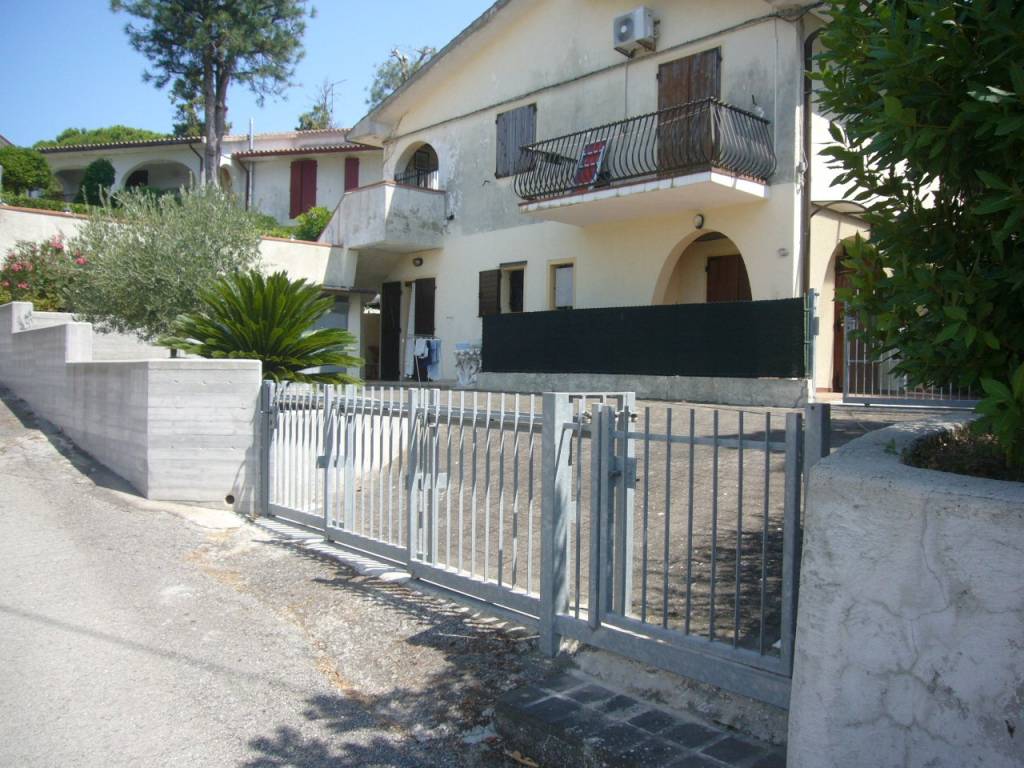 Appartamento a Gabicce mare in Via dei Mandorli, 46 - Foto 2