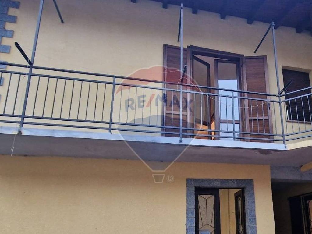 Appartamento a Somma lombardo in Via Costa, 24 - Foto 2