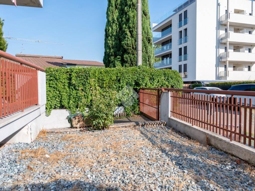Villa a Villafranca di verona in Via Jacopo Tumicelli, 2 - Foto 4