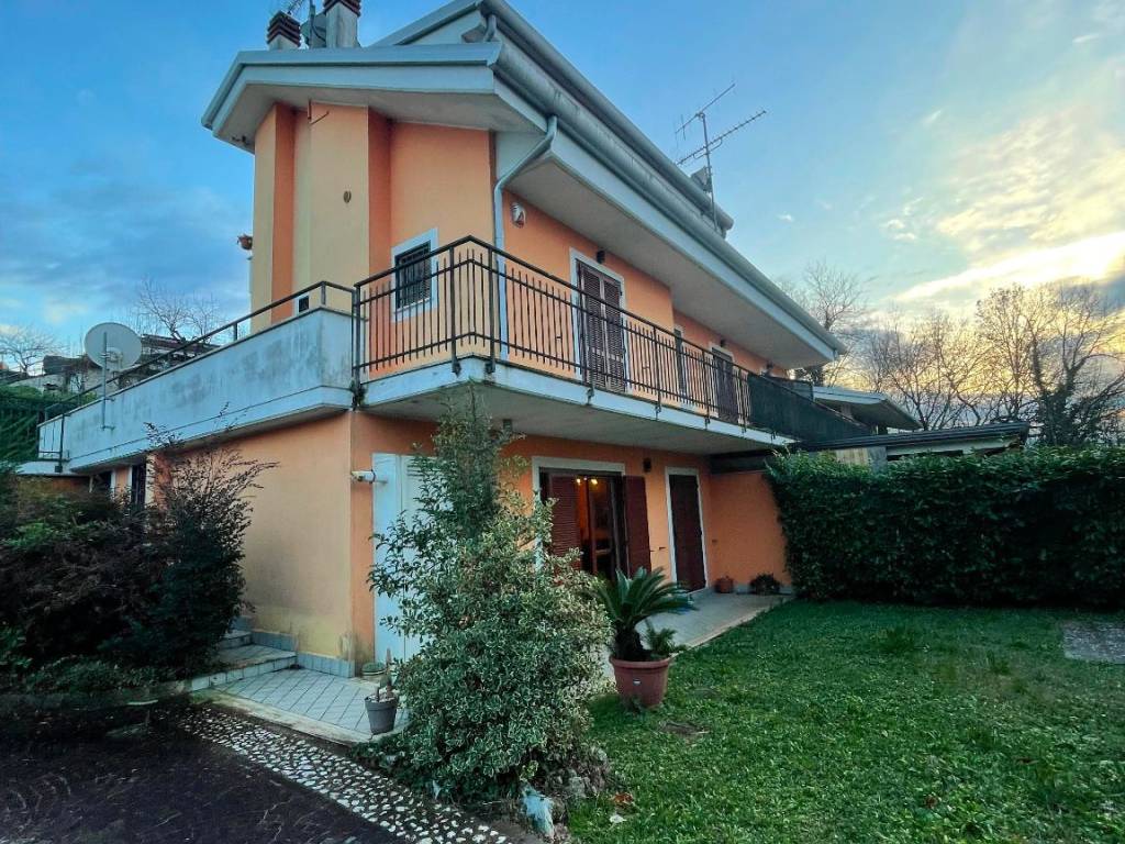 Villa a Frosinone in Via Ceccano, 131 - Foto 2