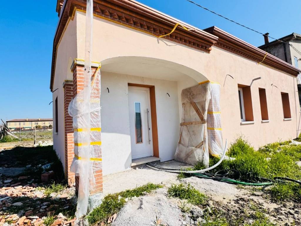 Villa a Badia polesine in Via degli Estensi - Foto 3