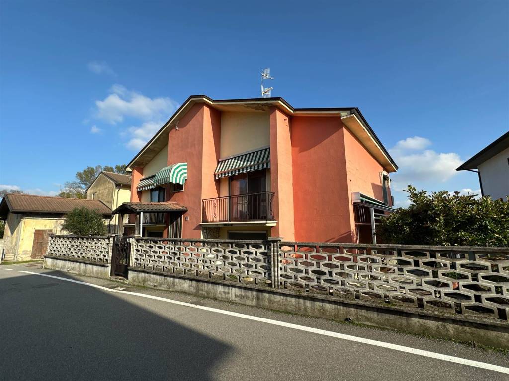 Villa a Castiraga vidardo in Via Monte Oliveto - Foto 2