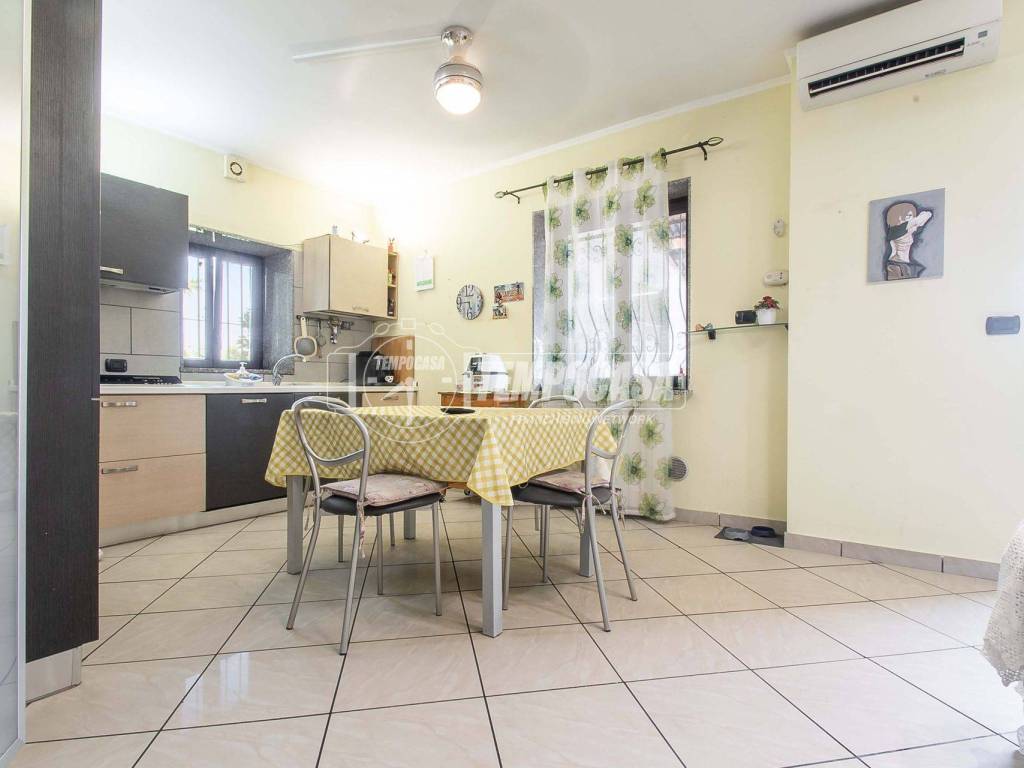 Appartamento a Solbiate olona in Via Don Giovanni Calvi 15 - Foto 4