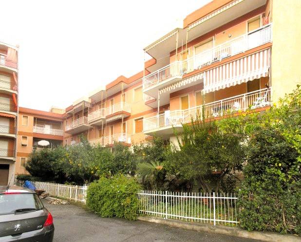 Appartamento a Albenga in Via Antonio Pacinotti - Foto 3