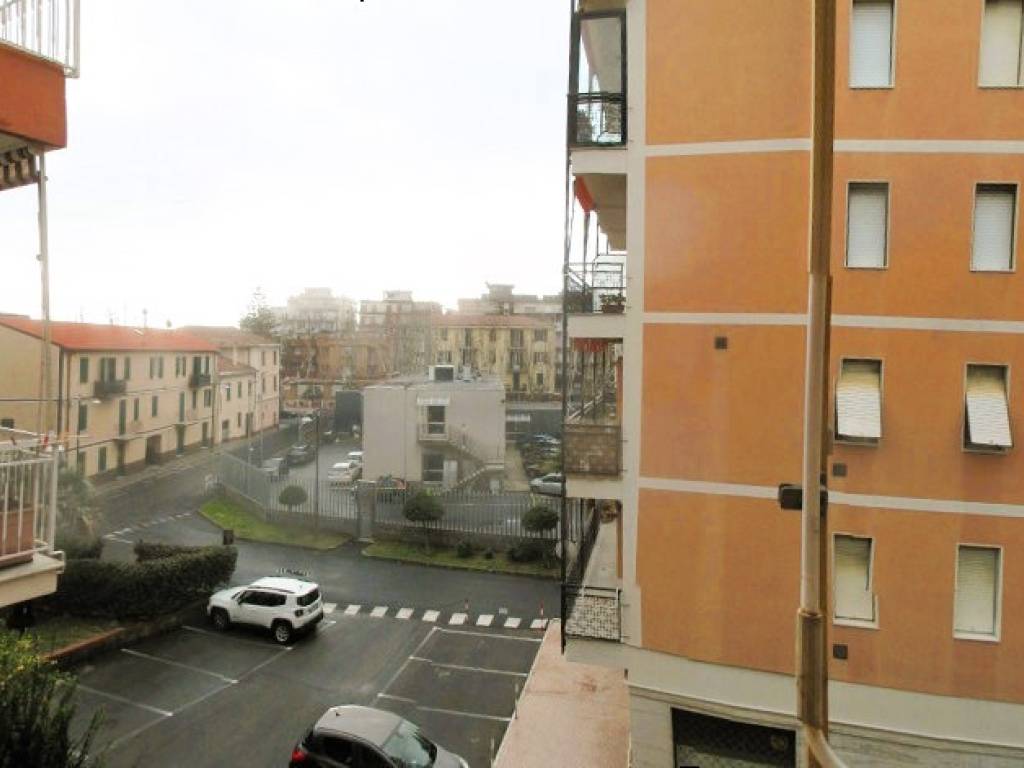Appartamento a Albenga in Via Antonio Pacinotti - Foto 5