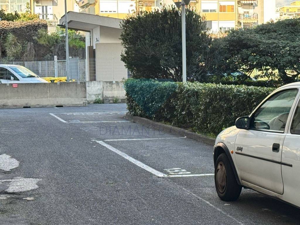 Box / garage a Catania in Via del Rotolo, 44 - Foto 2