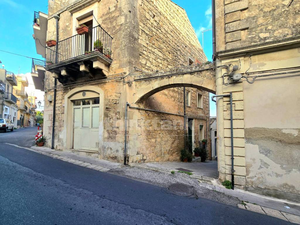 Villa a Modica in Corso Vittorio Emanuele, 258 - Foto 2
