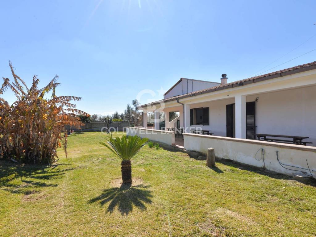 Villa a Corigliano d'otranto in Via Comunale delle Case, 90 - Foto 4