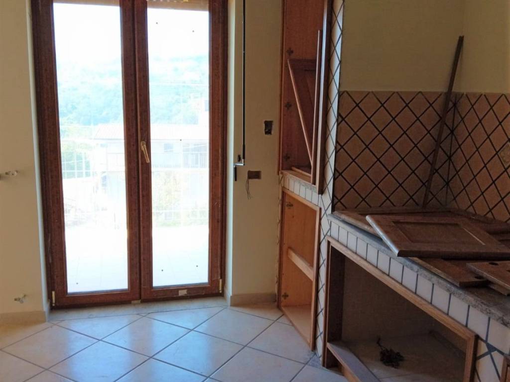 Appartamento a Salerno in Via Giosuè di Giacomo - Foto 4