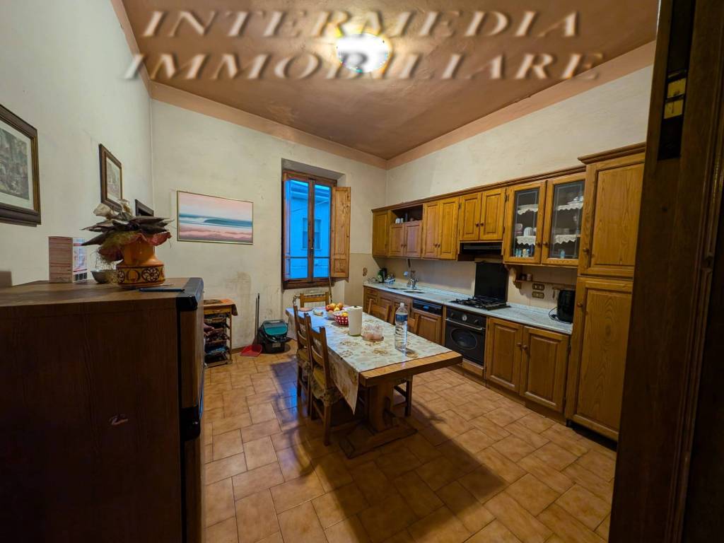 Appartamento a Montevarchi in Via Arno - Foto 2
