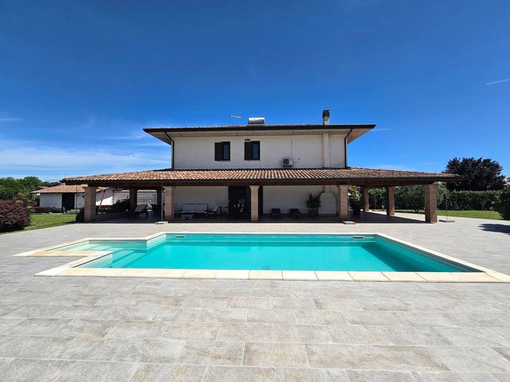 Villa a Frosinone in Strada Regionale dei Monti Lepini - Foto 4
