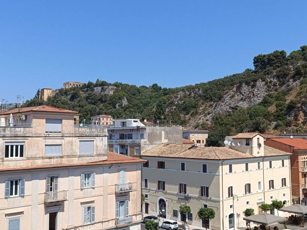 Appartamento a Terracina in Piazza della Repubblica - Foto 4