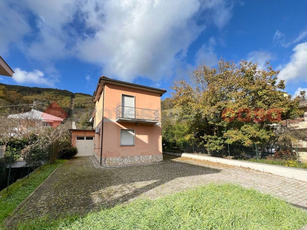Casa indipendente a Rieti in via ss4 bis, 70 - Foto 2