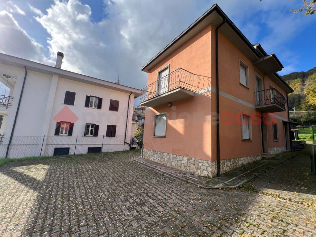 Casa indipendente a Rieti in via ss4 bis, 70 - Foto 3